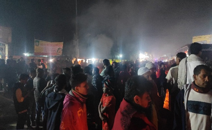  হাদির মৃত্যুতে চট্টগ্রাম-কক্সবাজার মহাসড়ক অবরোধ