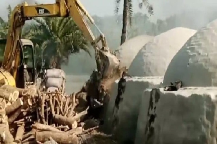 অভয়নগরে পরিবেশ অধিদপ্তরের অভিযান