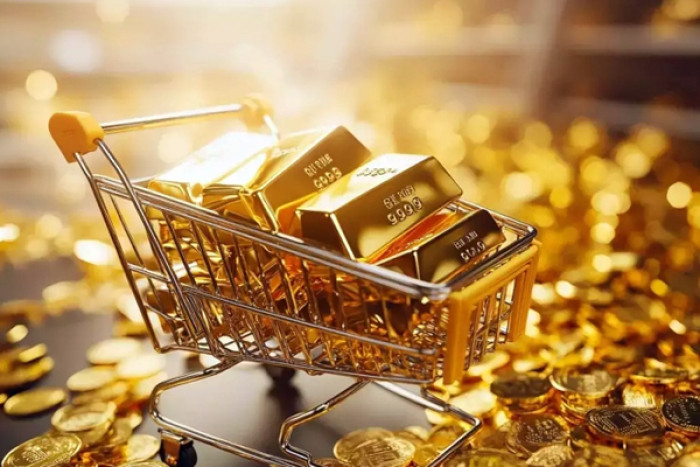 ইতিহাসে সর্বোচ্চ দামে সোনা, আড়াই লাখ ছাড়াল ভরি