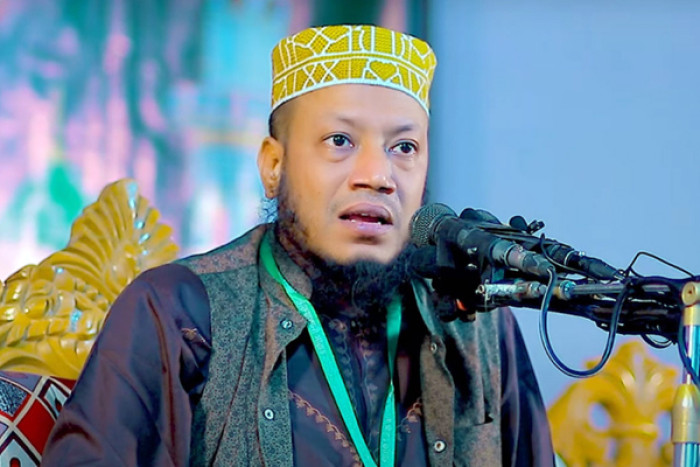 সাংবাদিকদের নিয়ে বিতর্কিত মন্তব্য, ফের আলোচনায় আমির হামজা